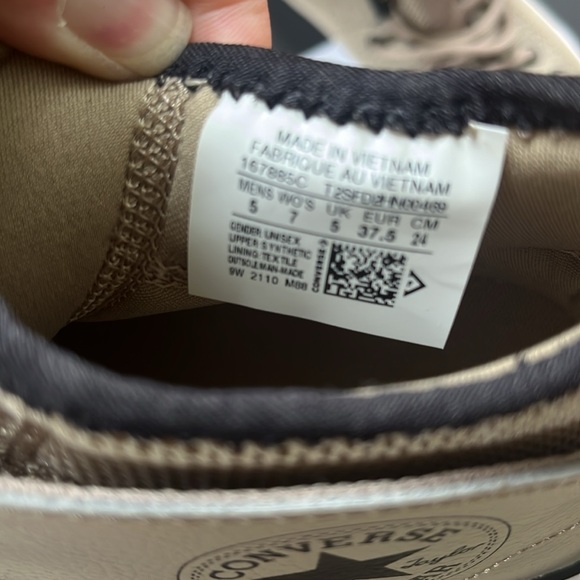 Converse All Star size 7 - Picture 2 of 3